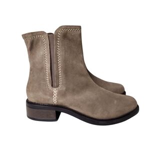 Clarks Women's Beige Ankle Booties